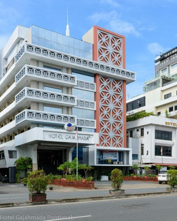 Hotel Gajahmada Pontianak Exterior photo